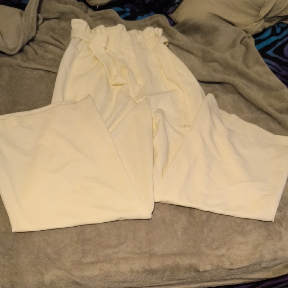 BCBGMaxAzria | White Wide Leg Pants